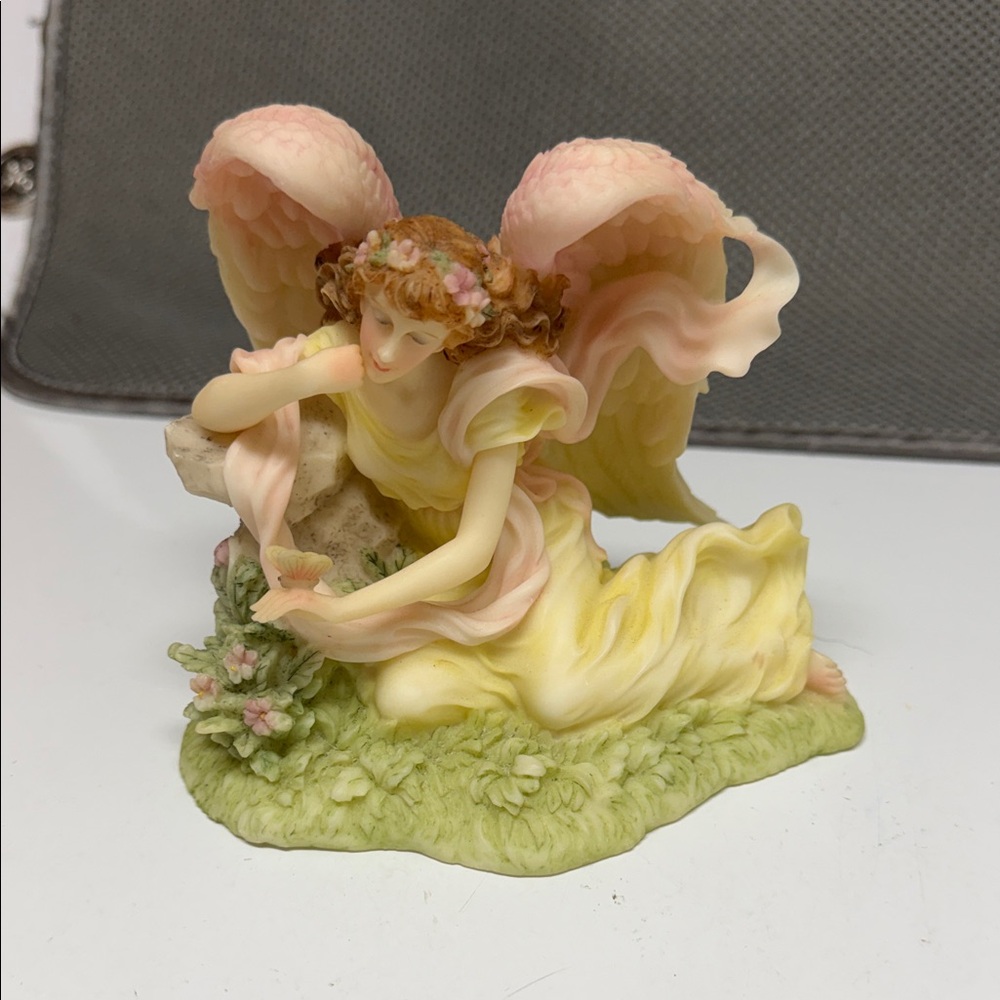 Seraphim angel Laurel Natures Harmony  item 81482